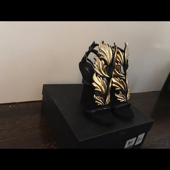 Size 8 Giuseppe Zanotti high heel - Picture 2 of 7